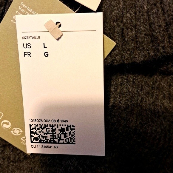 LARGE HM Oversized Sweater. - Picture 8 of 10